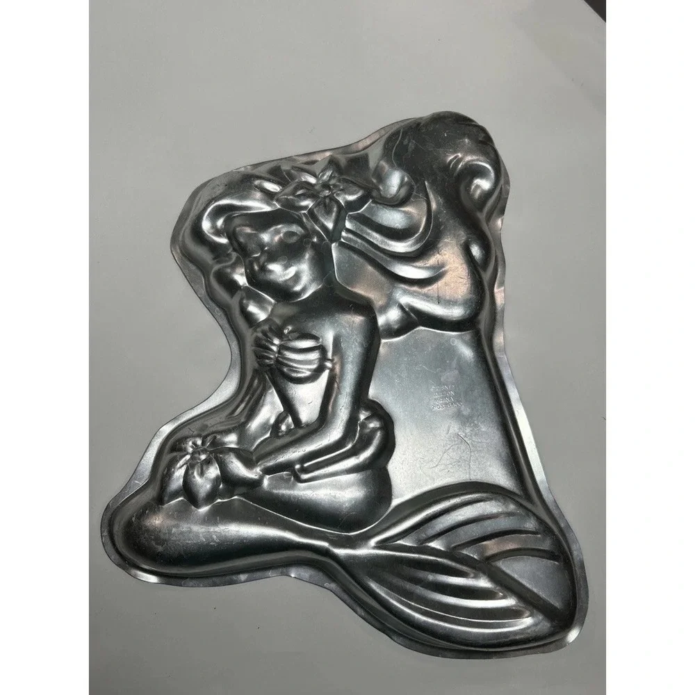 Vintage Disney Wilton Cake Pan #2105-3400 (Ariel / The Little Mermaid) 1997